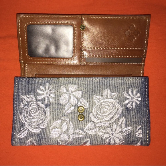 Patricia Nash Wallet - Picture 7 of 8